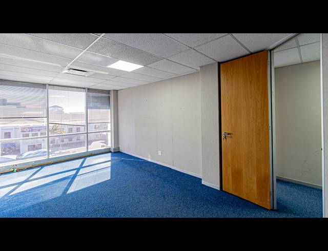 617M² OFFICE TO LET IN FERNDALE